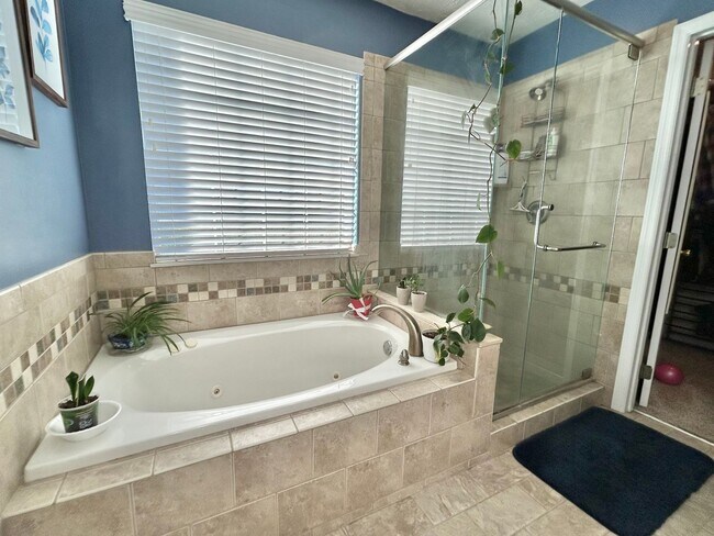 Building Photo - Beautiful 3 bedroom-plus bonus room-2 bath for rent!