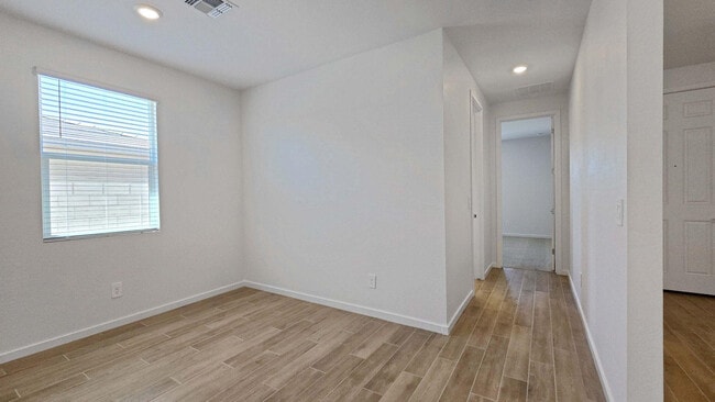 Building Photo - 17863 W Elm St