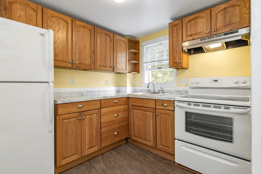 Kitchen - 4 Pleasant St