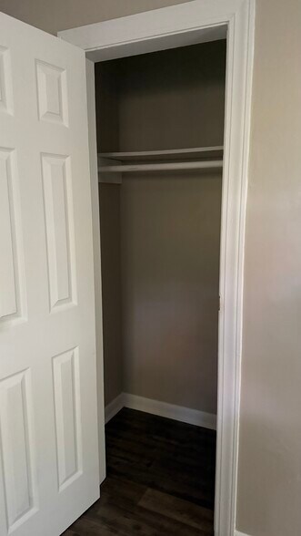 Closet Bedroom 2 - 255 16th Street Pl SE