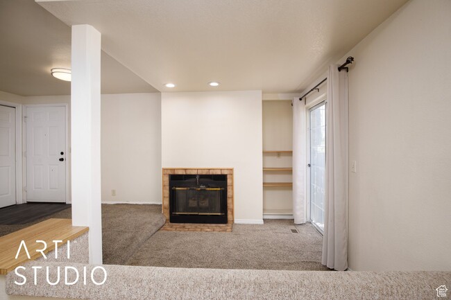 Building Photo - Two-bedroom Apartment in Murray!