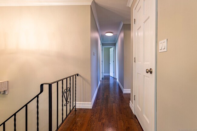 Building Photo - 73 Paschal Dr