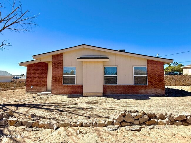 Building Photo - 1217 Iguana Pl