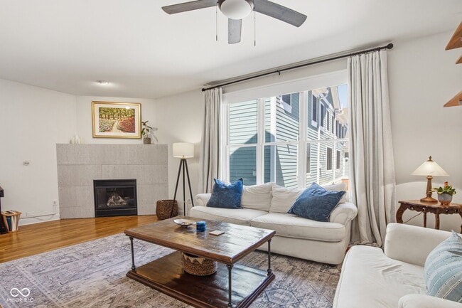 Building Photo - 228 E St Joseph St