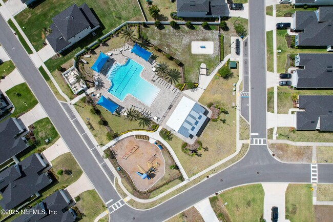 Building Photo - 597 Meadow Ridge Dr
