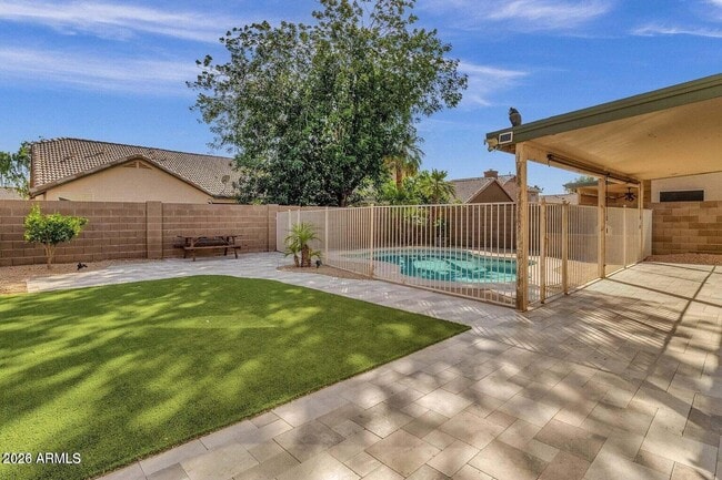 Building Photo - 822 N Naples Dr