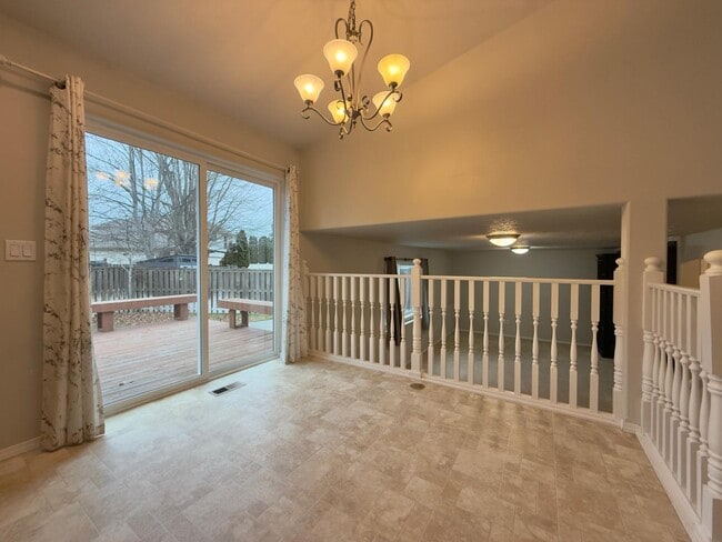 Building Photo - 6211 S Terre Vista St