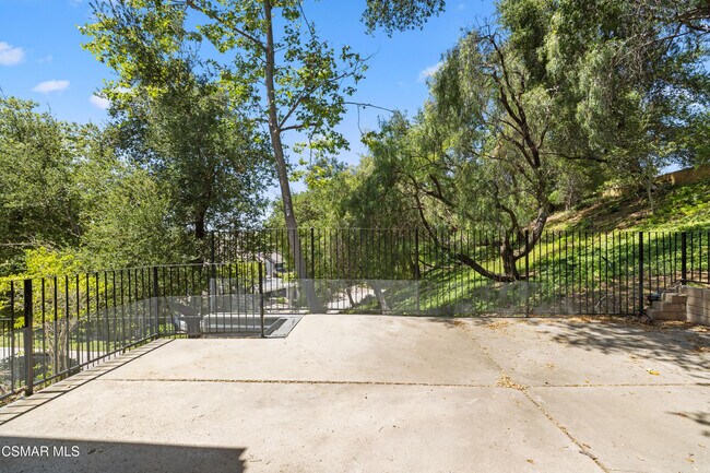 Building Photo - 1408 N View Dr