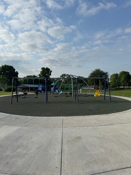 Parke within walking distance - 752 N Elder Ave