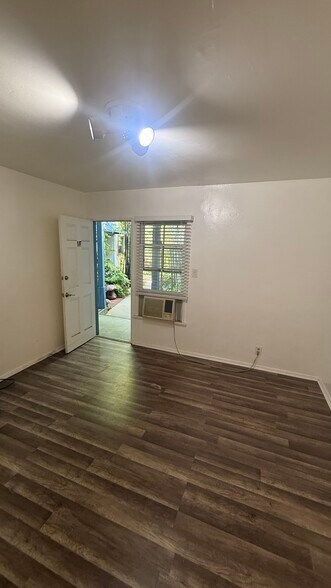 Building Photo - 1701 Nichols Canyon Rd