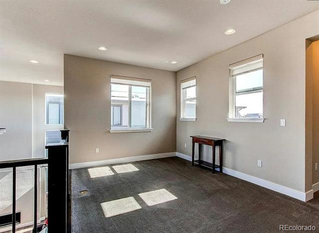 Building Photo - 8374 E 51st Ave