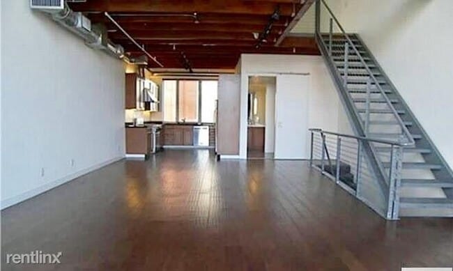 Building Photo - 2 br, 2 bath Townhome - 145 E City Place Dr