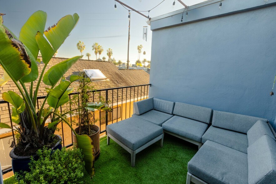 Building Photo - 1322 Electric Ave