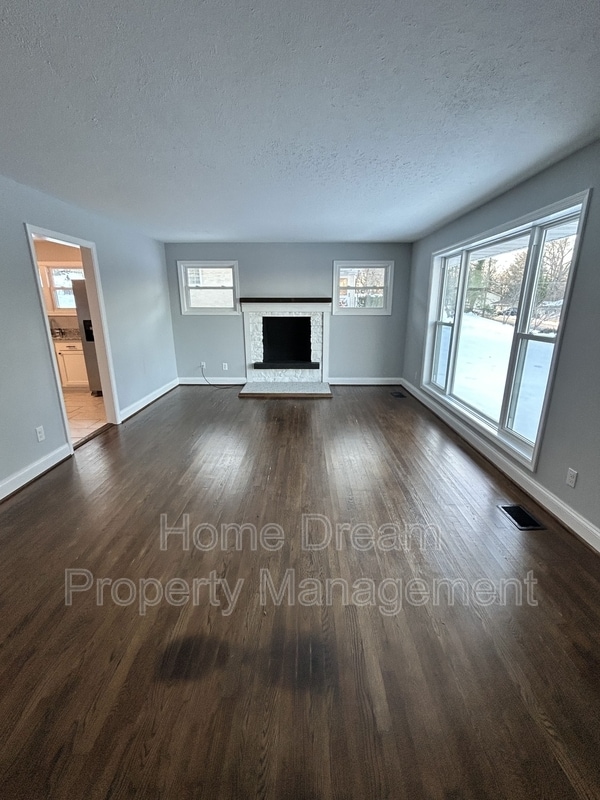 Building Photo - 354 Berry St