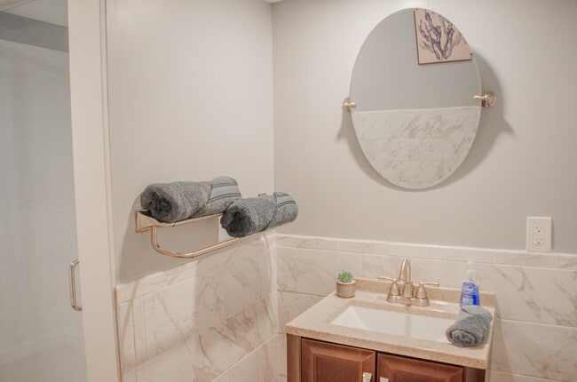 Building Photo - 2460 NY-145