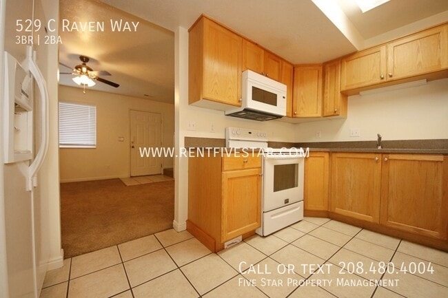 Building Photo - 529 Raven Way