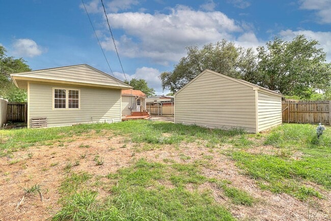 Building Photo - 722 Ralston Ave