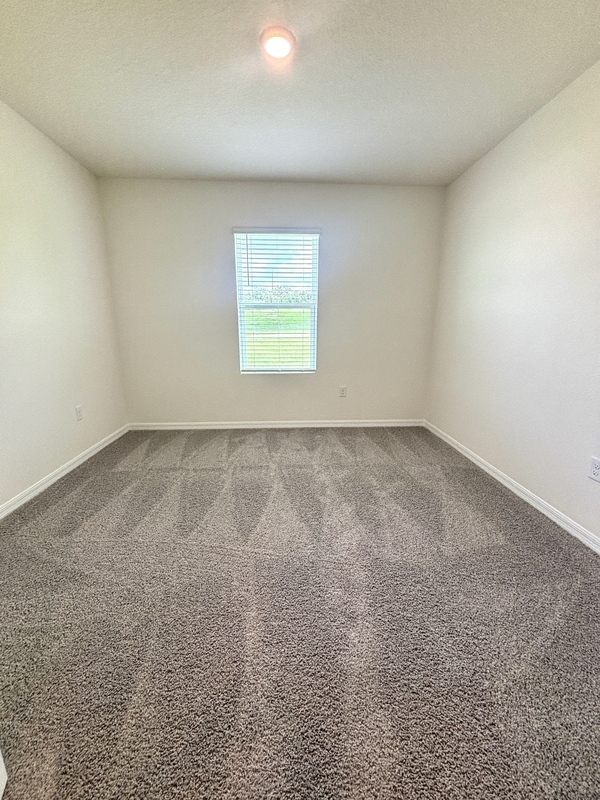 Building Photo - 5555 Hayloft Dr