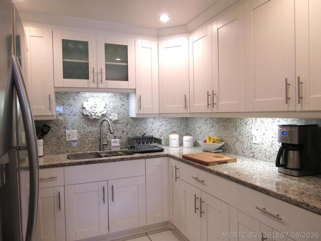 Building Photo - 5780 Fernley Dr