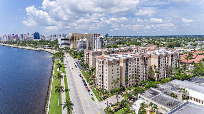 Building Photo - 1801 N Flagler Dr