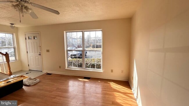 Building Photo - 209 Copperfield Ln