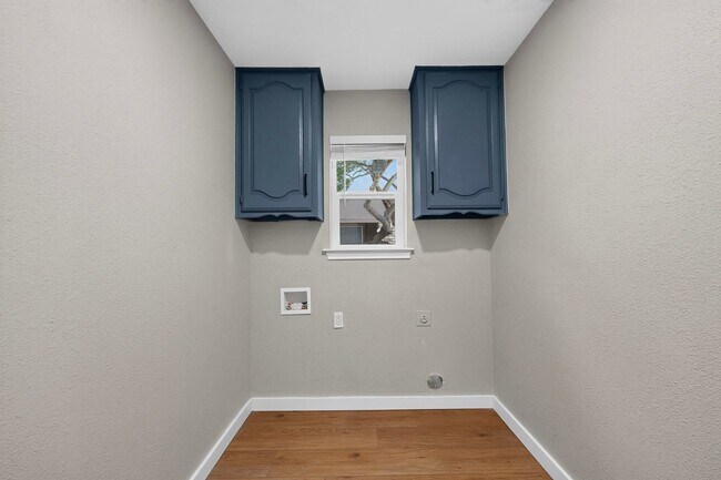 Building Photo - 2308 Chamberlain Dr