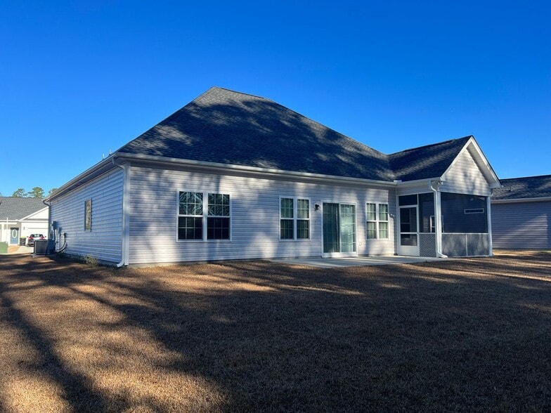 Building Photo - 504 Whiddy Loop