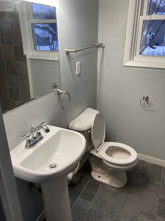 Bathroom - 912 5th St SW