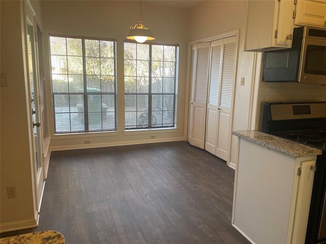 Building Photo - 2025 Heather Brook Dr