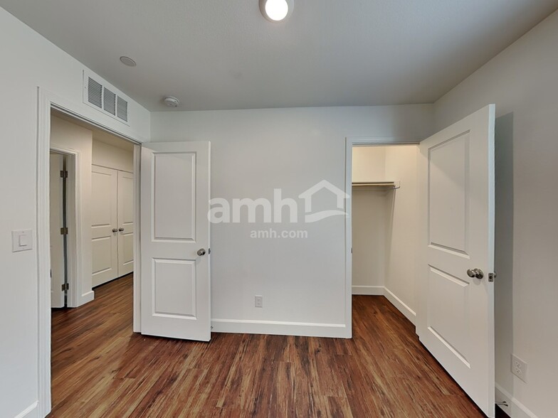 Building Photo - 644 N Water St