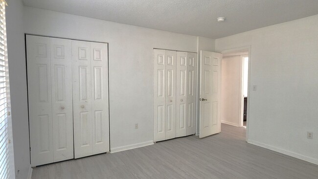 Building Photo - FOR RENT 2 BED 2 BATH SECOND FLOOR CONDO