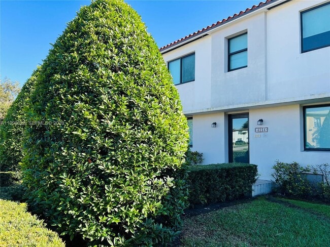 Building Photo - 4203 SW 15th St