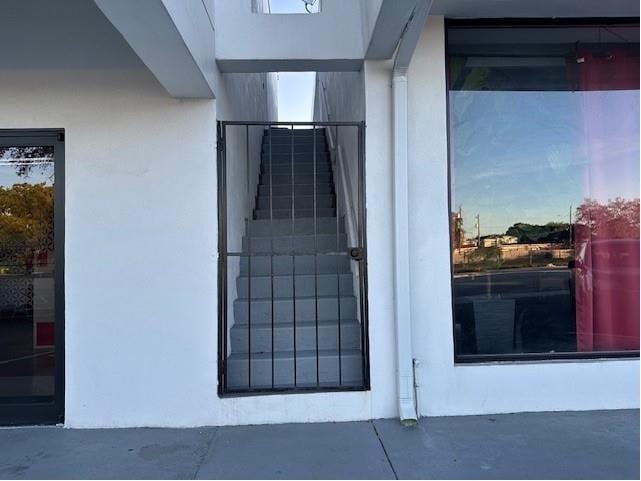 Building Photo - 1142 NE 4th Ave