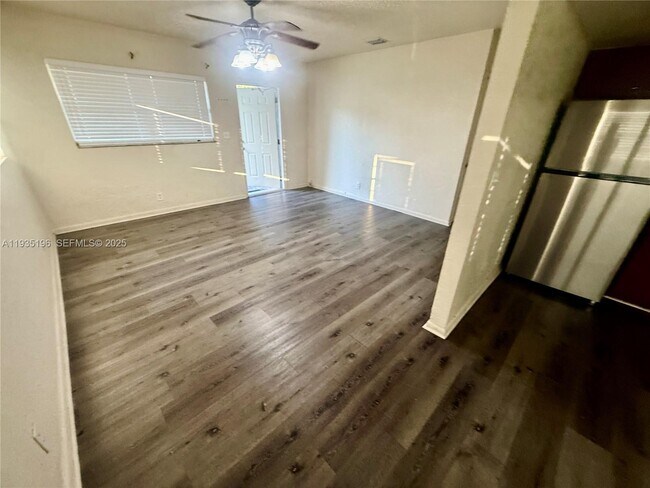 Building Photo - 1132 NW 30th Ave