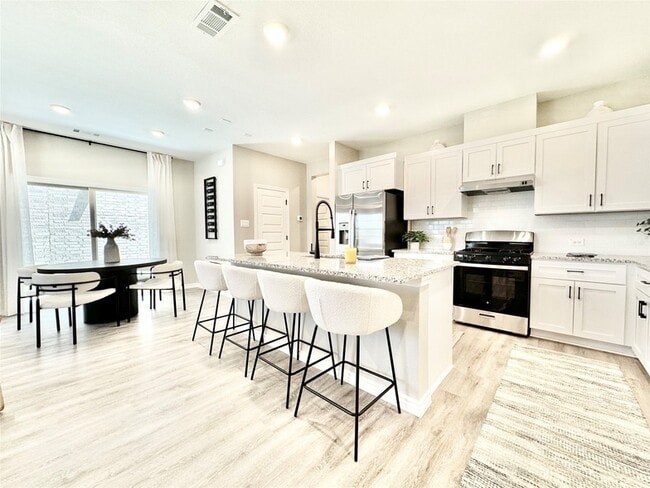 Building Photo - 8725 Scotty's Lk Ln