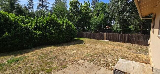 Building Photo - 2 bedroom home in Grass Valley