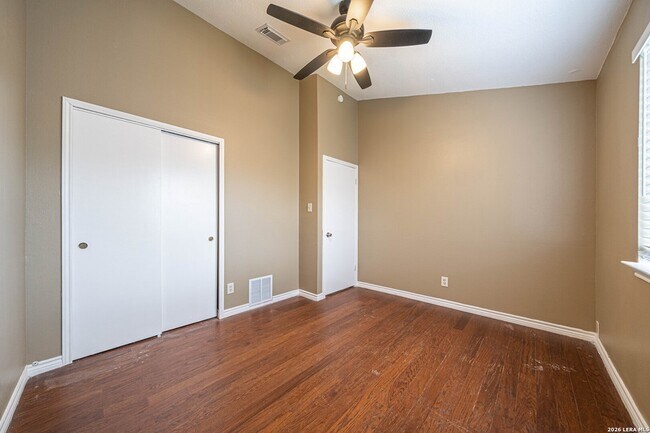 Building Photo - 821 Meadow Stone