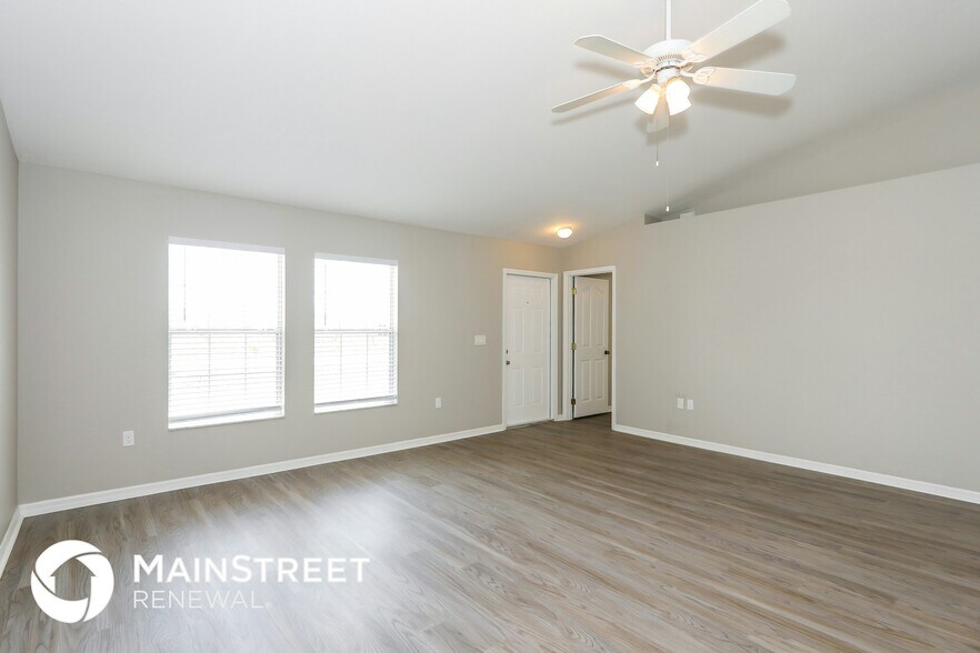 Building Photo - 1713 SW 32nd St