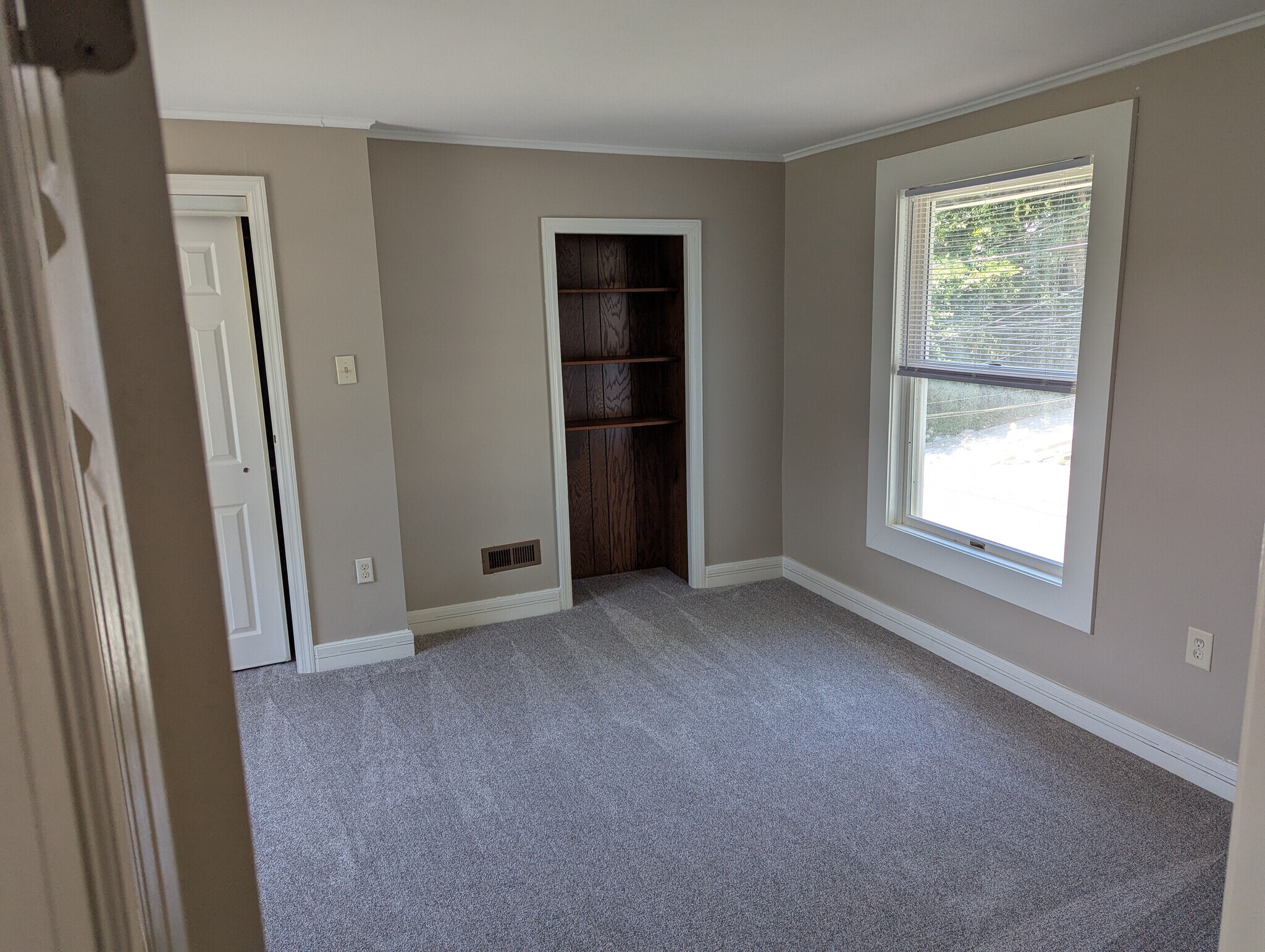 Master Bedroom - 321 Howard St