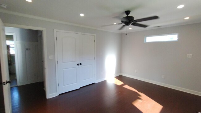 Building Photo - 710 Yucca Ave