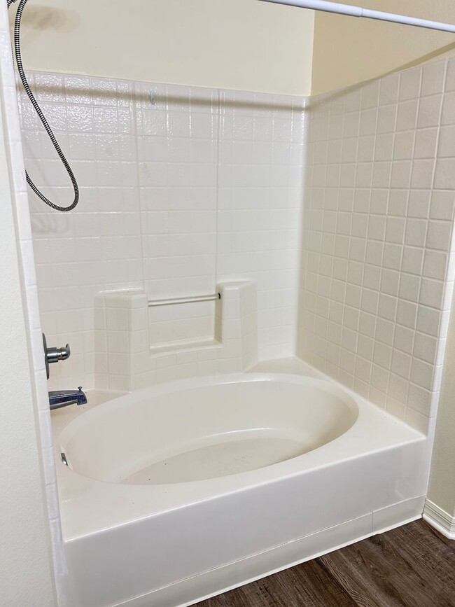 Building Photo - BEAUTIFUL BRICK 4 BEDROOM 2 BATH HOME AVAILABLE NOW CONTACT KAREN GUARDINO, REALTOR 386-747-9295