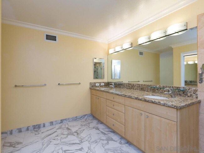 Building Photo - 1804 Caminito Ascua