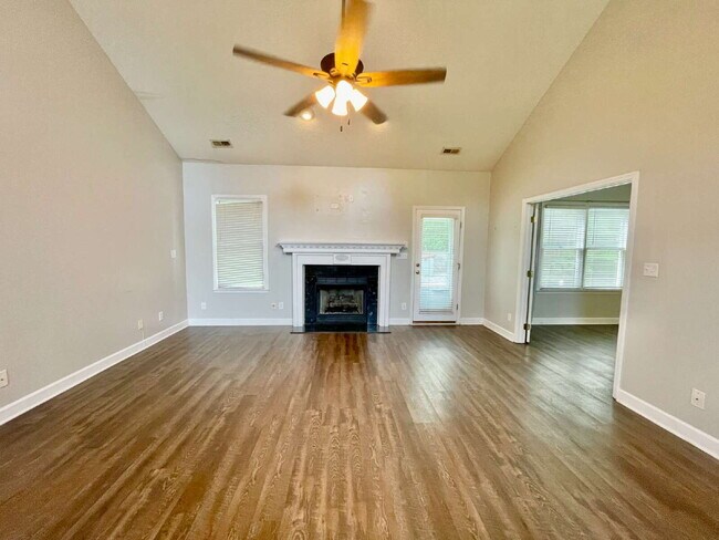 Building Photo - Spacious 3-Bedroom Nest with 2.5 Baths And Bonus Room in Linden