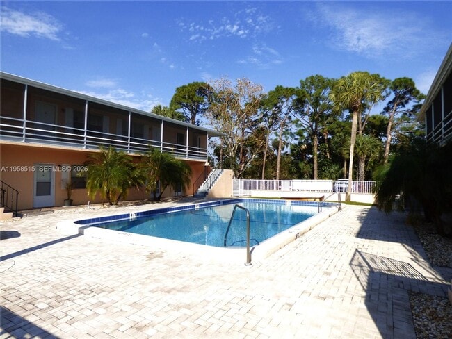 Building Photo - 333 SE Martin Ave