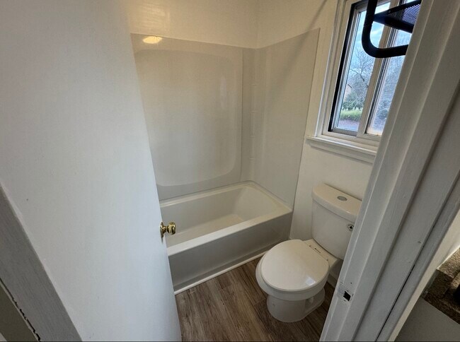 Building Photo - 229 St Luke Ct