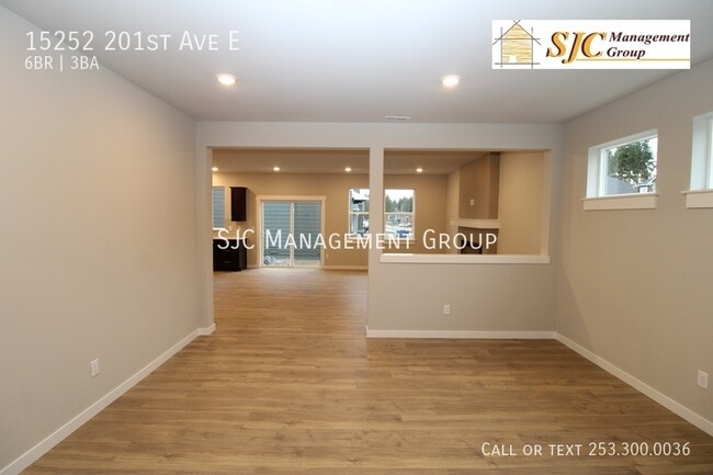 Building Photo - 15252 201st Ave E