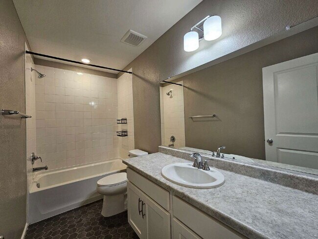 Building Photo - 17576 Rose Heath Ln