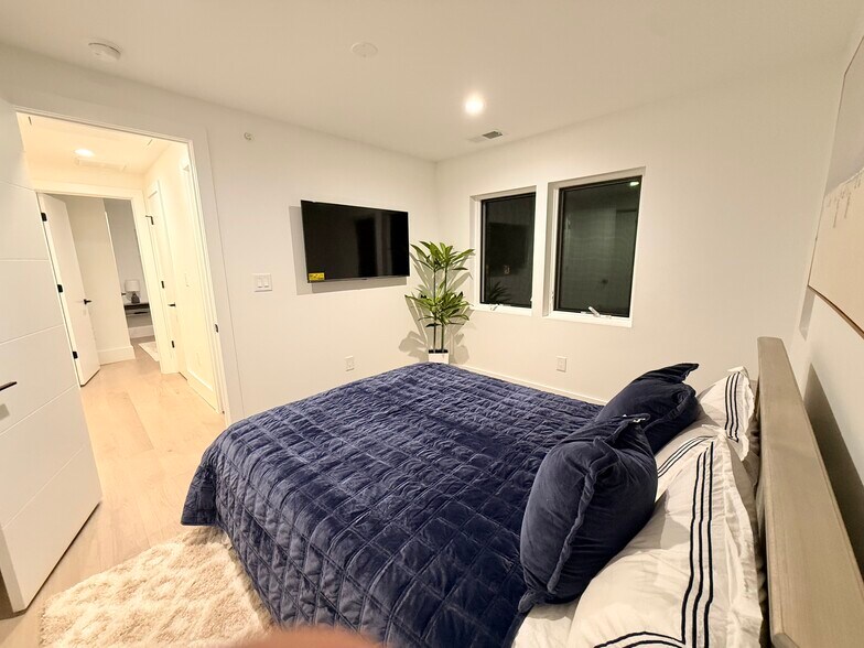 Primary bedroom - 4803 Butterworth Pl NW