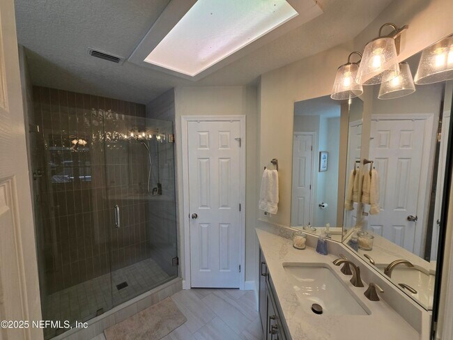 Building Photo - 7769 Andes Dr