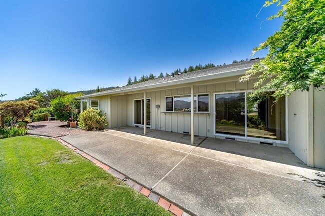 Building Photo - 416 Oak Vista Dr